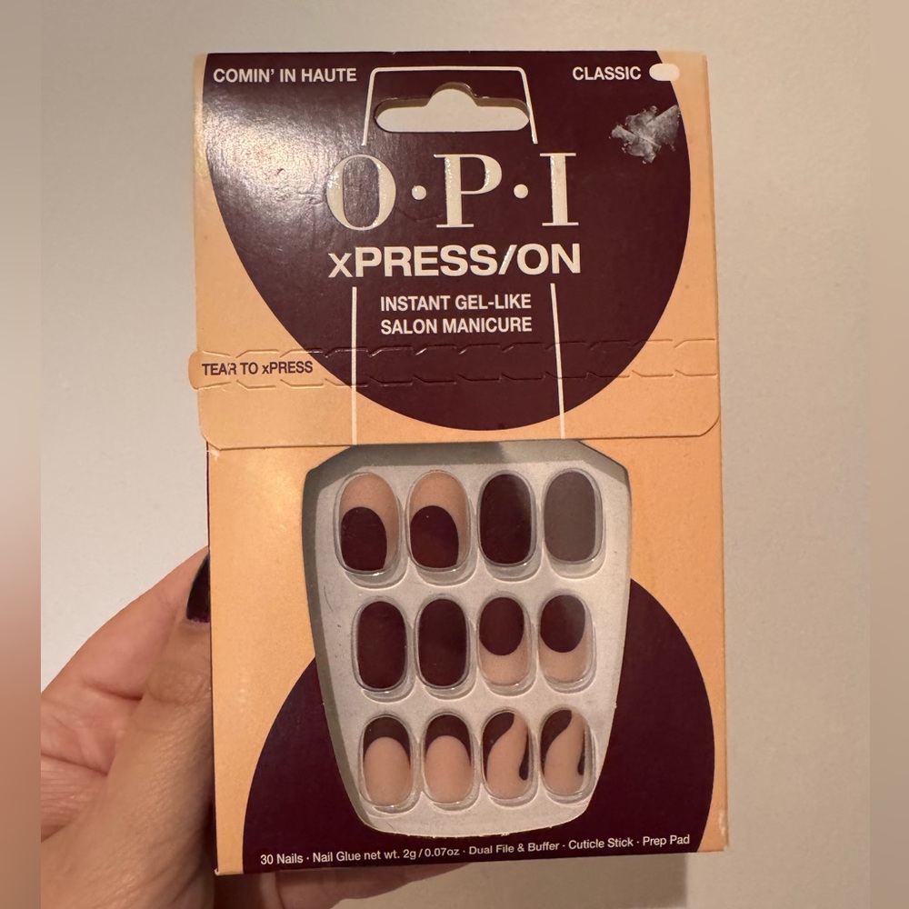 OPI xPRESS/ON Nails in Comin’ In Haute